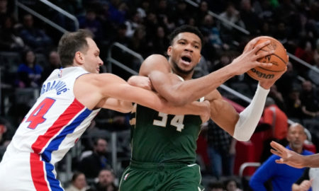 Επικός Giannis με τρομερό triple-double