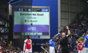 Επιστολή της Premier League στις αγγλικές ομάδες: "Αν καταργηθεί το VAR, θα γίνονται πάνω από 100 διαιτητικά λάθη"