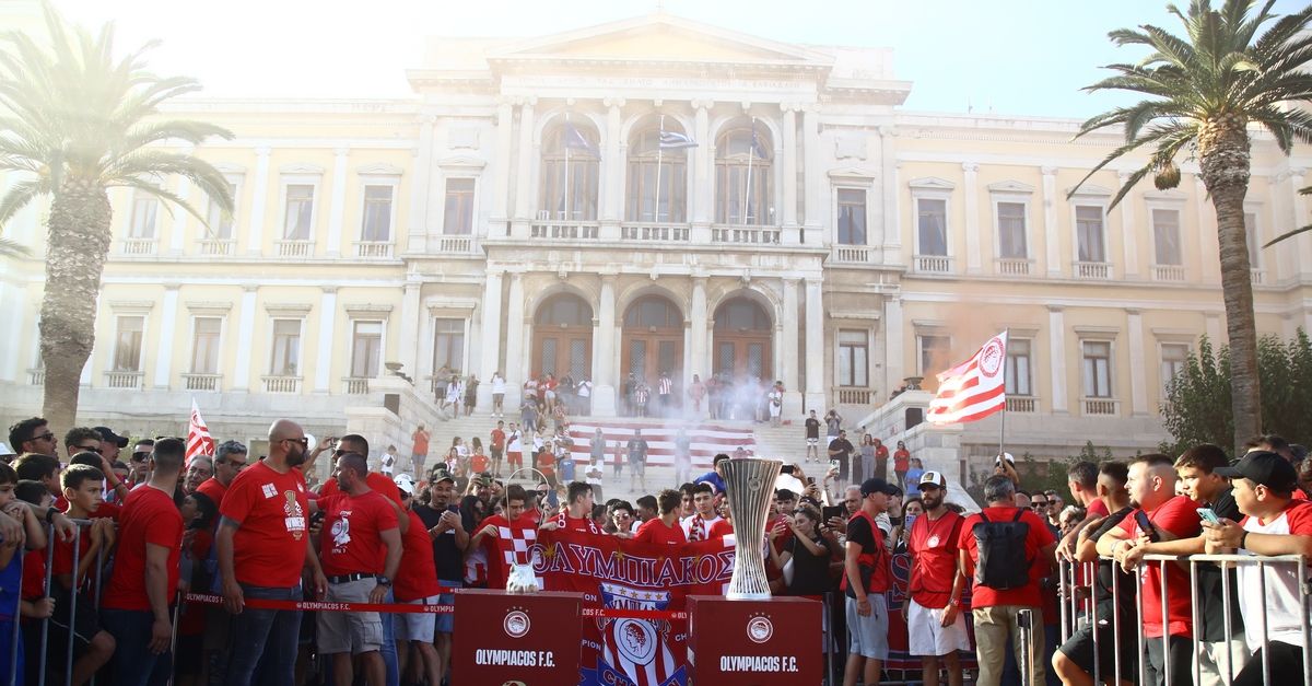 Ολυμπιακός: Μεγάλος ενθουσιασμός και όμορφη ατμόσφαιρα στην Σύρο για τις ευρωπαϊκές κούπες